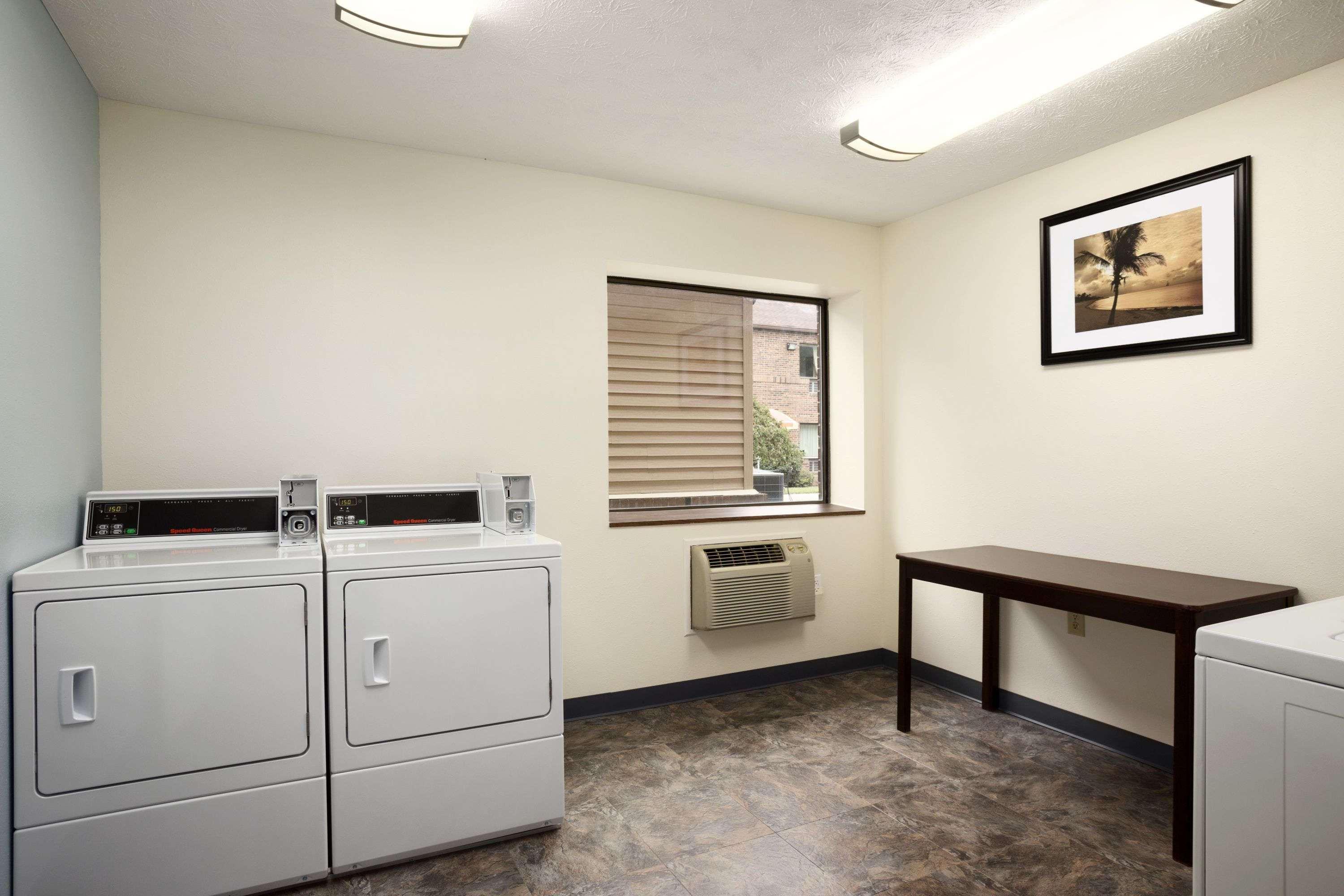 Days Inn By Wyndham Middletown Exteriér fotografie